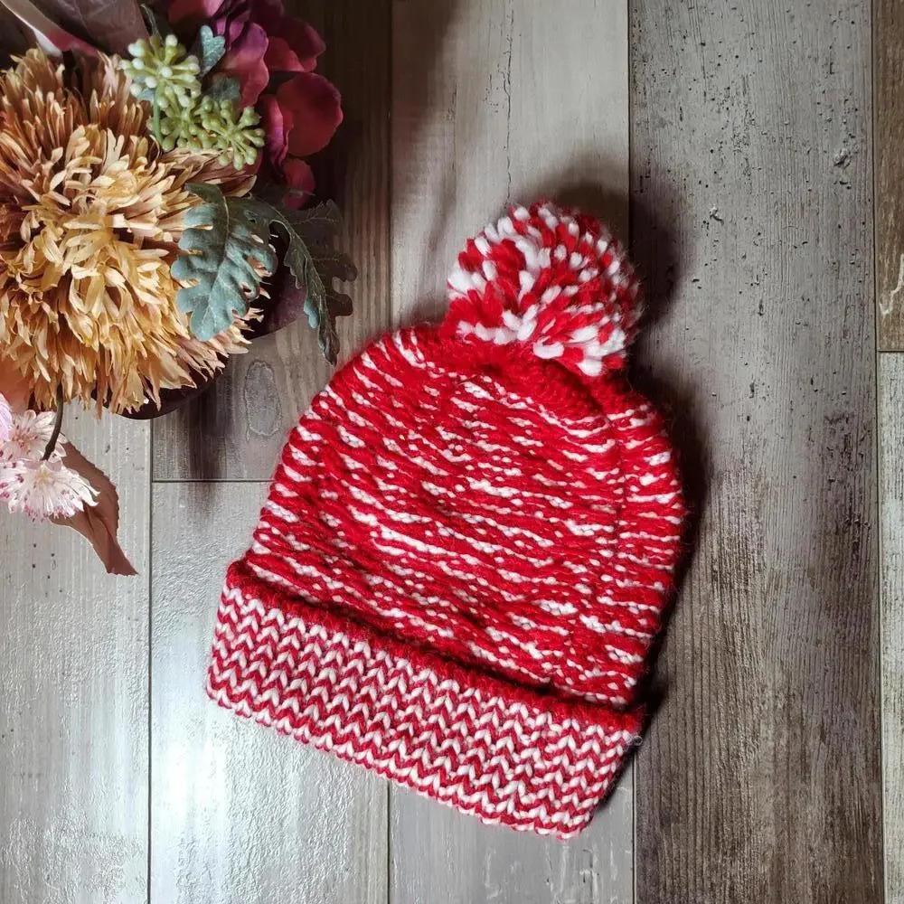 Target Red and White Unisex Acyrlic Knit Pom Pom Beanie NWOT